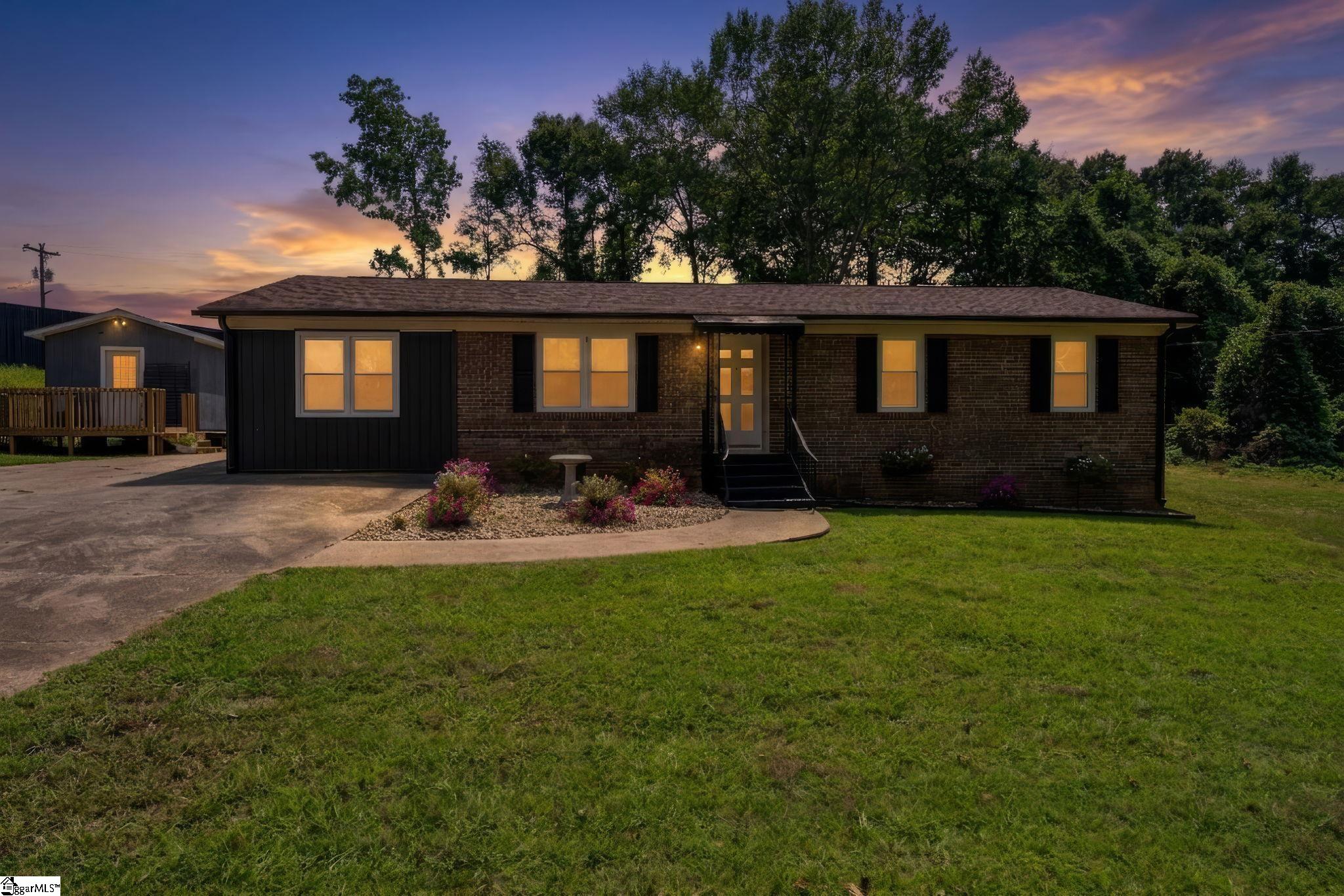 150 Spring Street Wellford, SC 29385 - Photo 1 of 46