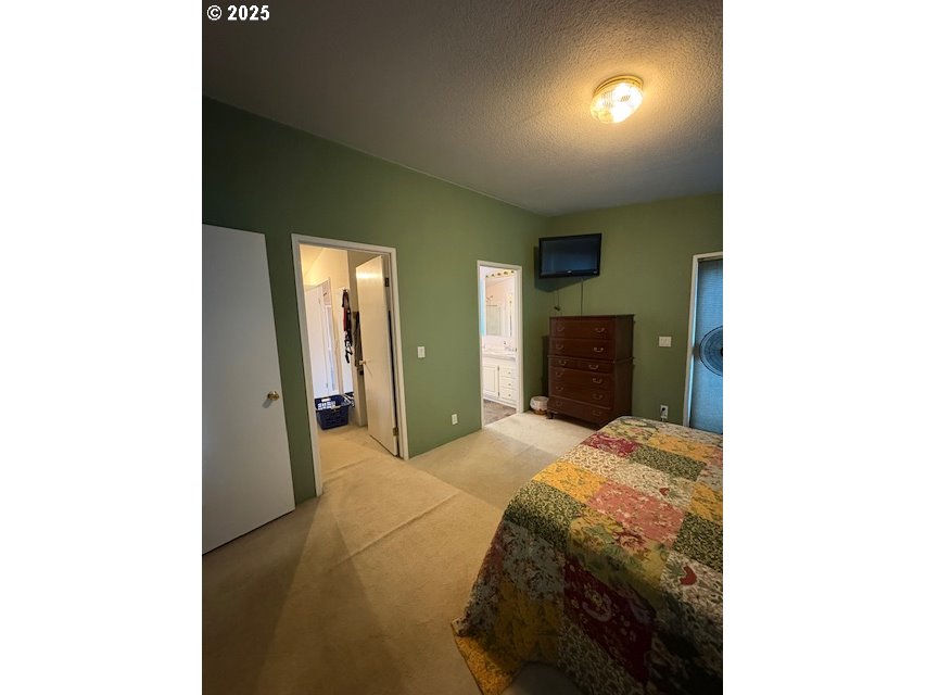 4700 Neal Creek Road Hood River, OR 97031 - Photo 17 of 41 Bedroom, Primary