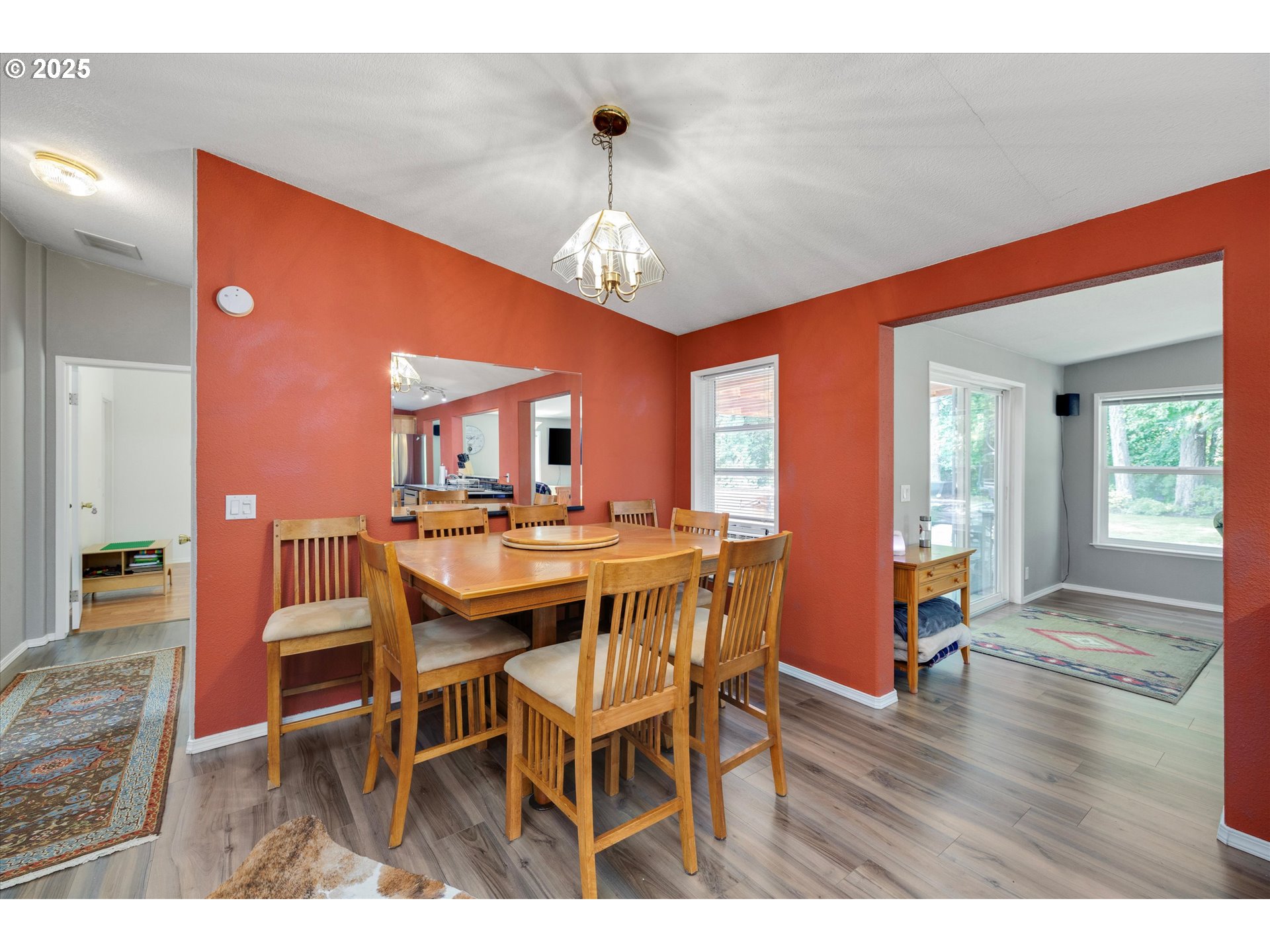 4700 Neal Creek Road Hood River, OR 97031 - Photo 10 of 41 Gallery Image 10