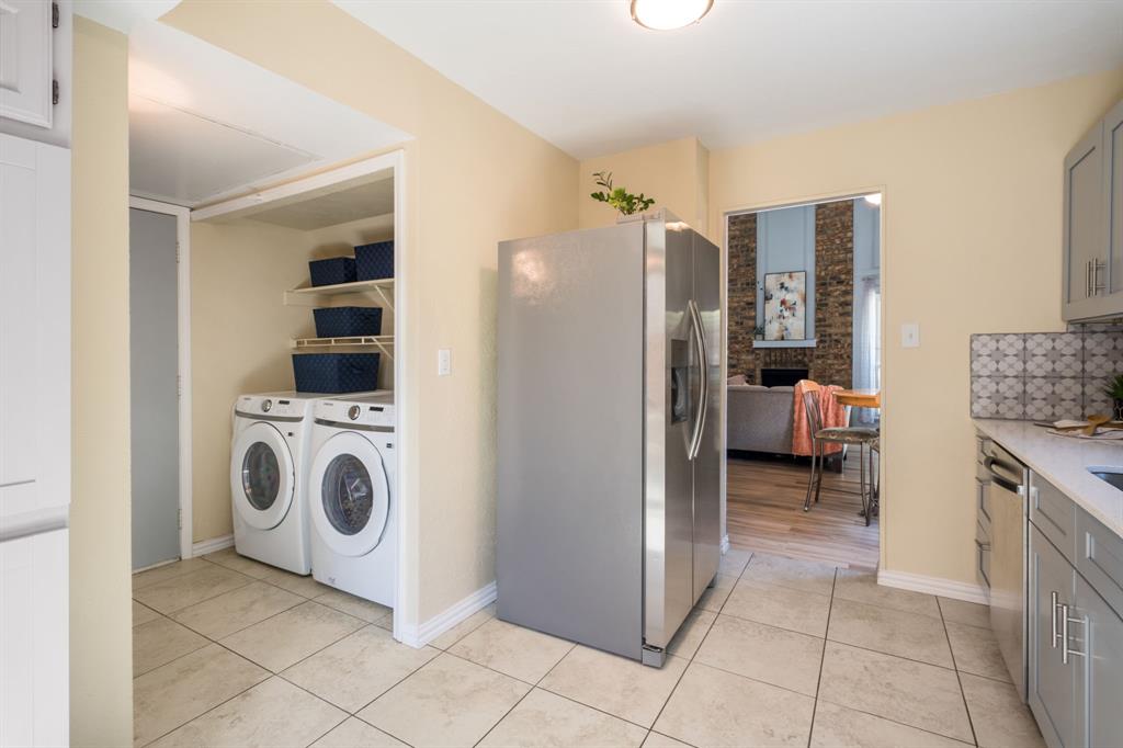 2960 Harbinger Lane Dallas, TX 75287 - Photo 13 of 26