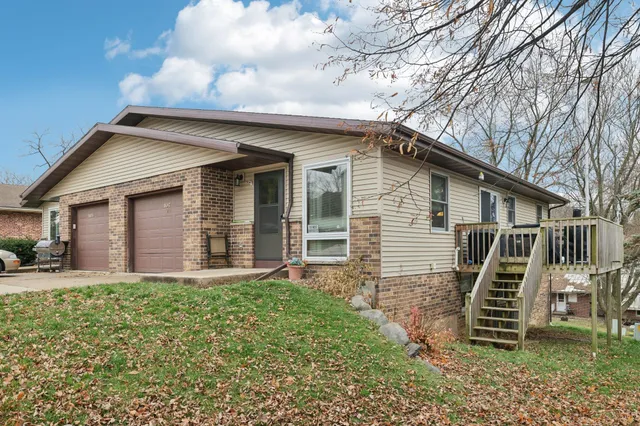 $445,000 | 105-107 West Garfield Street, Mount Horeb, WI 53572