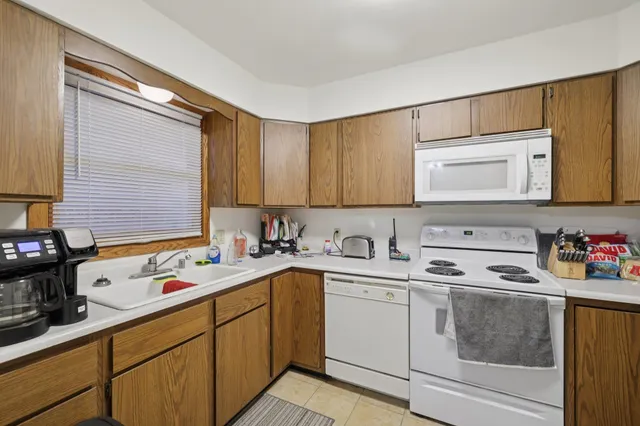 $445,000 | 105-107 West Garfield Street, Mount Horeb, WI 53572