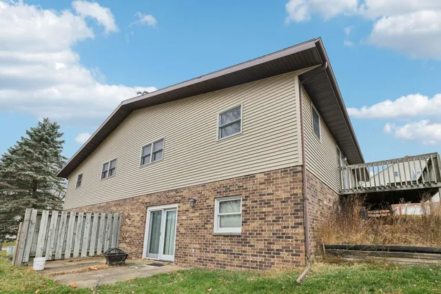 $445,000 | 105-107 West Garfield Street, Mount Horeb, WI 53572