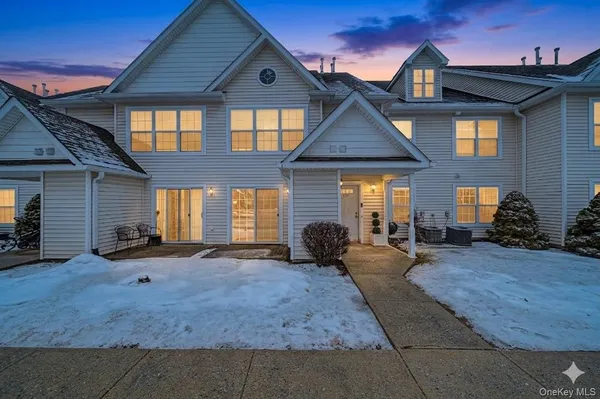 $2,300 | 261 Ruth Court, Middletown, NY 10940
