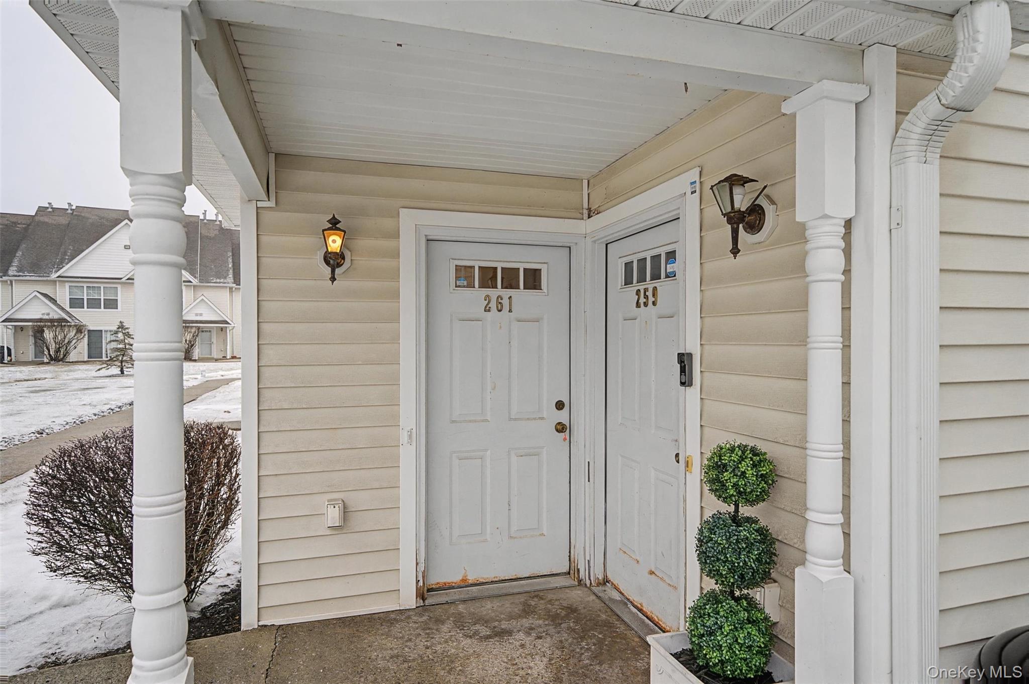 261 Ruth Court Middletown, NY 10940 - Photo 3 of 23