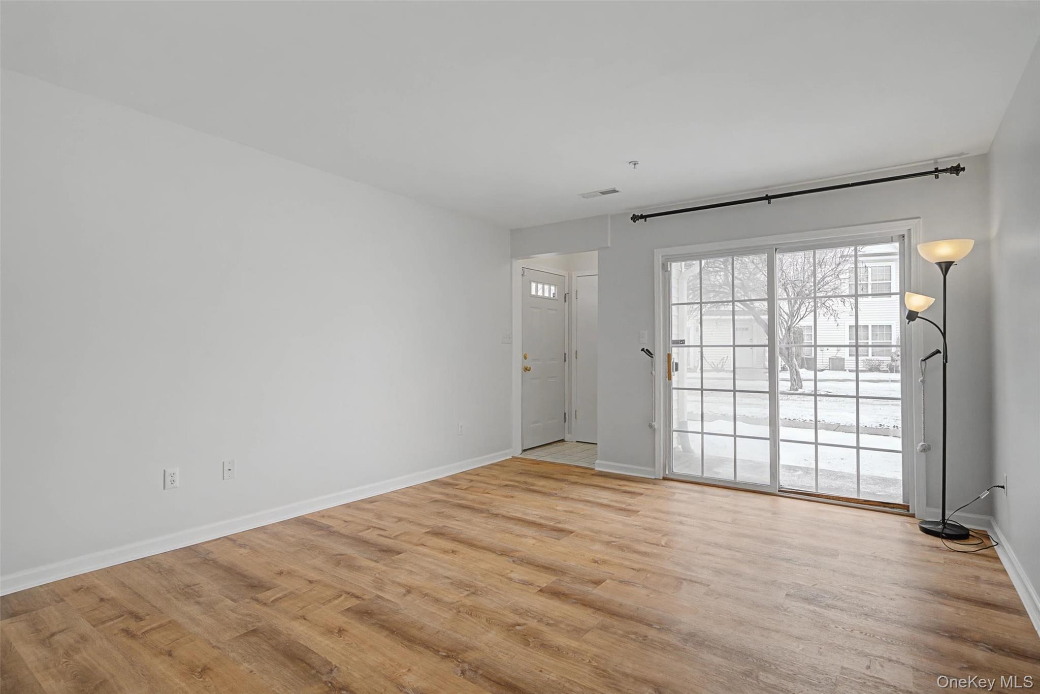 261 Ruth Court Middletown, NY 10940 - Photo 7 of 23