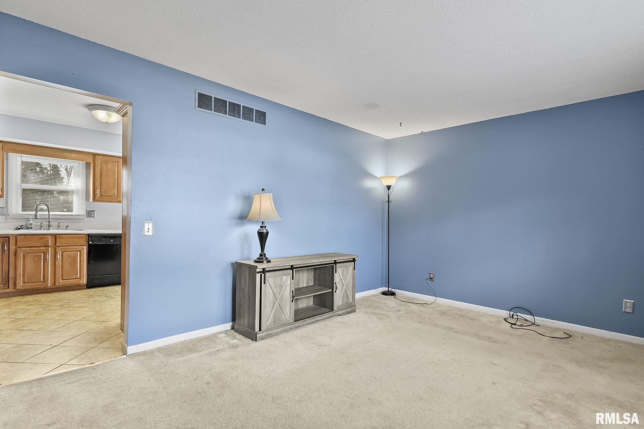 224 Stutely Lane Springfield, IL 62704 - Photo 8 of 32