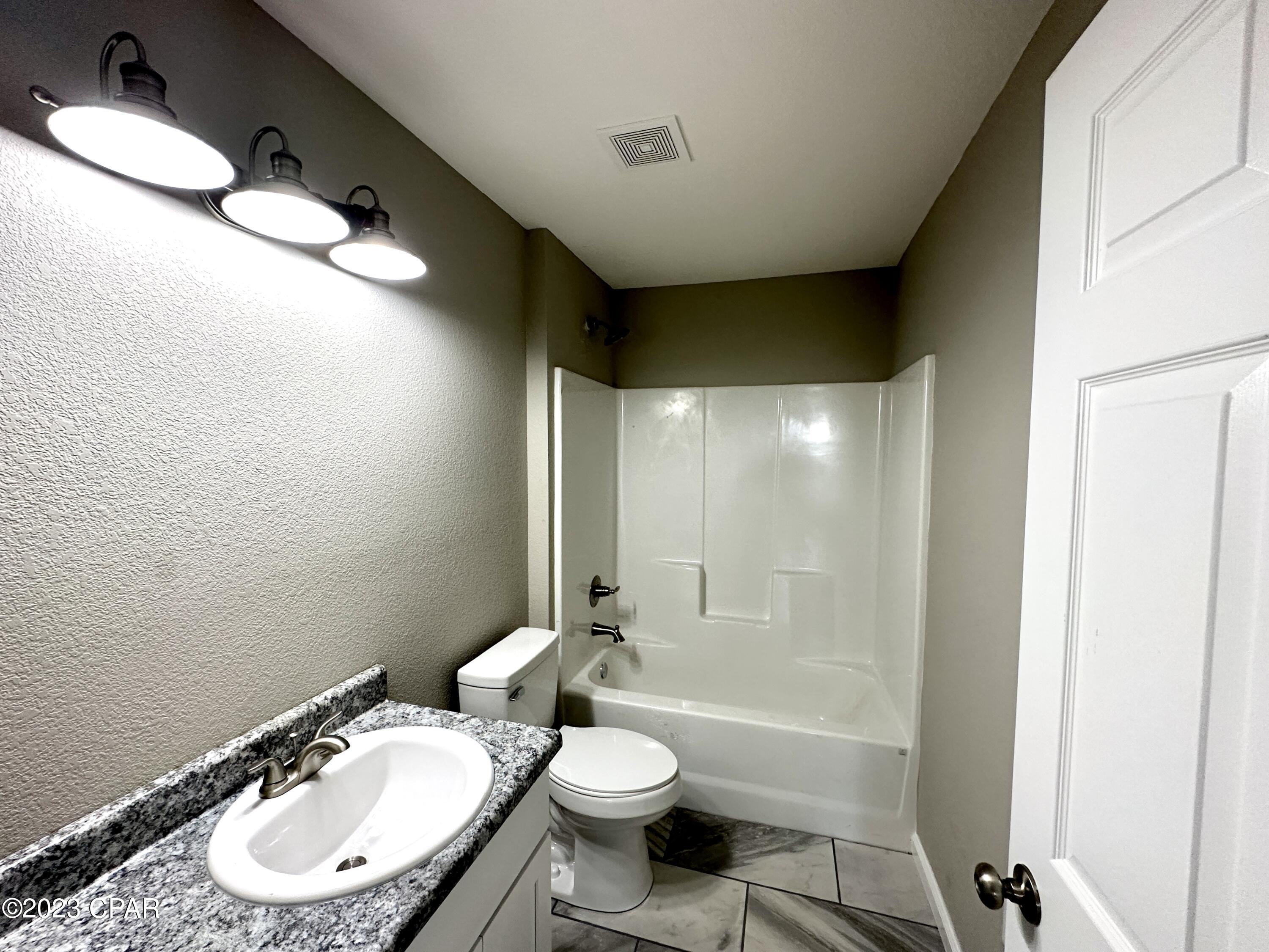 6590 Grande Oak Loop Grand Ridge, FL 32442 - Photo 13 of 16 Gallery Image 13
