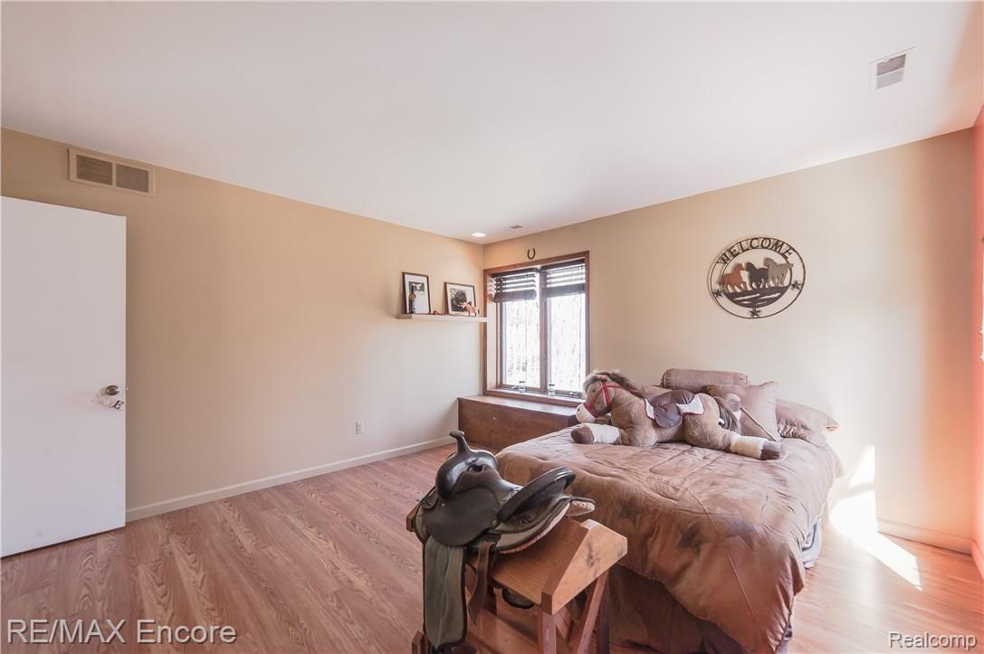 1812 Ridge Road White Lake, MI 48383 - Photo 30 of 44 1812 Ridge Rd-38.jpg