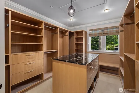 $8,900,000 | 1114 B Avenue, Anacortes, WA 98221
