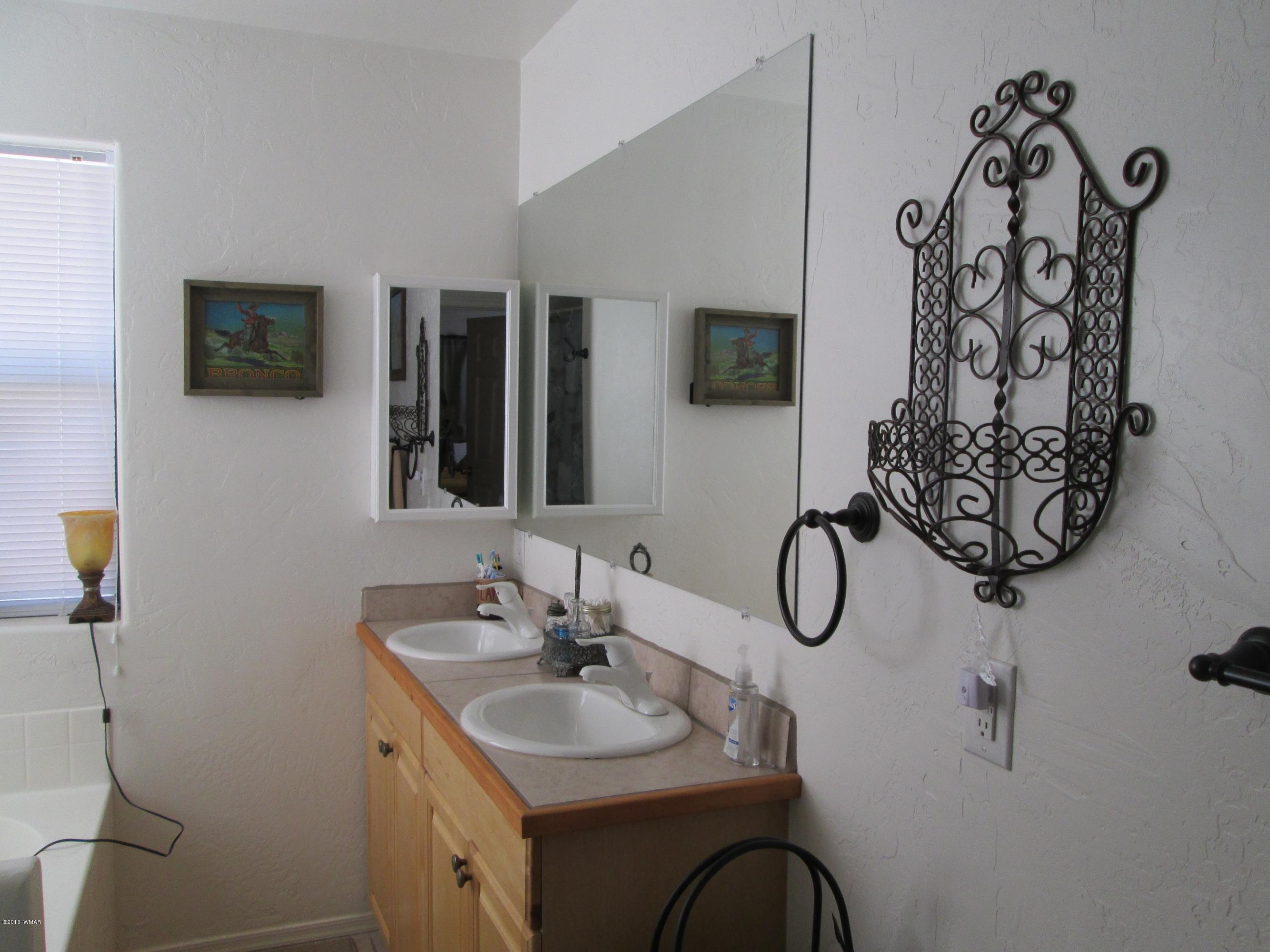 2142 Graphite Road Clay Springs, AZ 85923 - Photo 16 of 29 Gallery Image 16