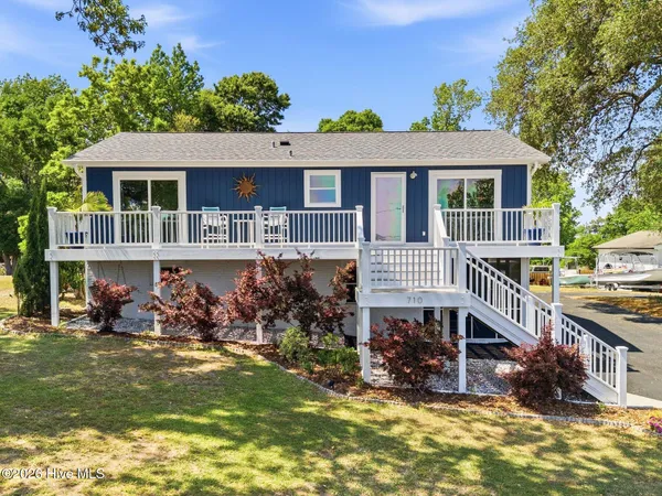 $799,900 | 710 Hughes Road, Hampstead, NC 28443