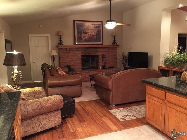 220 West Horne Road El Centro, CA 92243 - Photo 6 of 10 Gallery Image 6