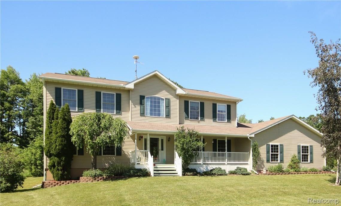 9110 Lamoreaux Road Fowlerville, MI 48836 - Photo 1 of 36 IMG_3449 cropped.jpg