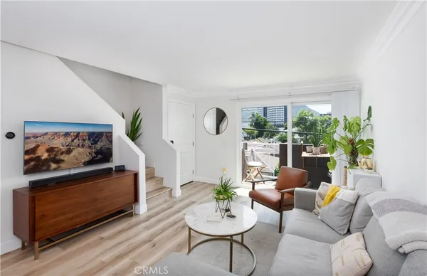 $544,000 | 355 North Maple Street, Unit 203, Burbank, CA 91505
