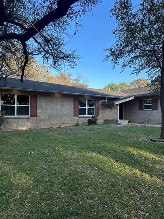 $2,600 | 3902 Glenwood Drive, Brownwood, TX 76801