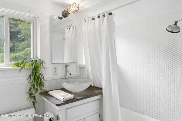 a view of a garden with a tree