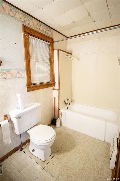 6050 North Vassar Road Flint, MI 48506 - Photo 12 of 44