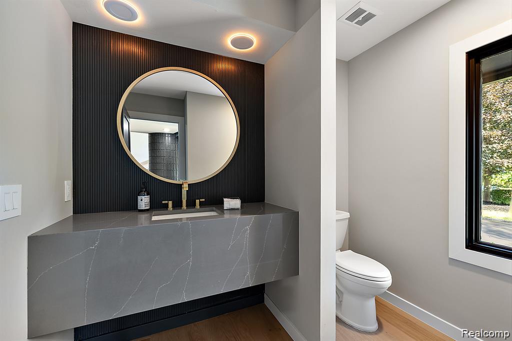 1367 West Long Lake Road Bloomfield Hills, MI 48302 - Photo 24 of 78 GetMedia.jpg