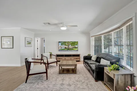 $1,125,000 | 3930 Northeast 21st Avenue, Fort Lauderdale, FL 33308