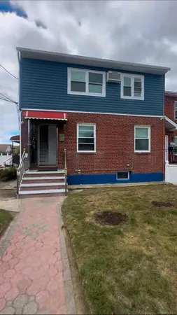 $3,300 | 19703 120th Avenue | St. Albans