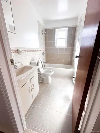 $3,300 | 19703 120th Avenue | St. Albans