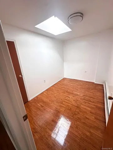 $3,300 | 19703 120th Avenue | St. Albans