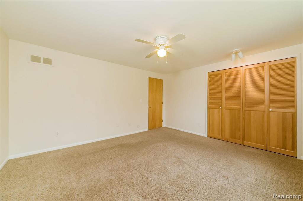 492 Baldwin Avenue Rochester, MI 48307 - Photo 11 of 21