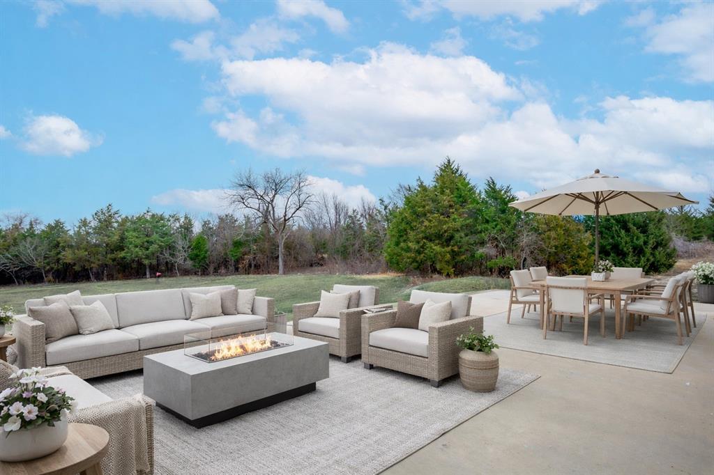 511 County Road 4264 Bonham, TX 75418 - Photo 37 of 40 a view of a terrace with furniture