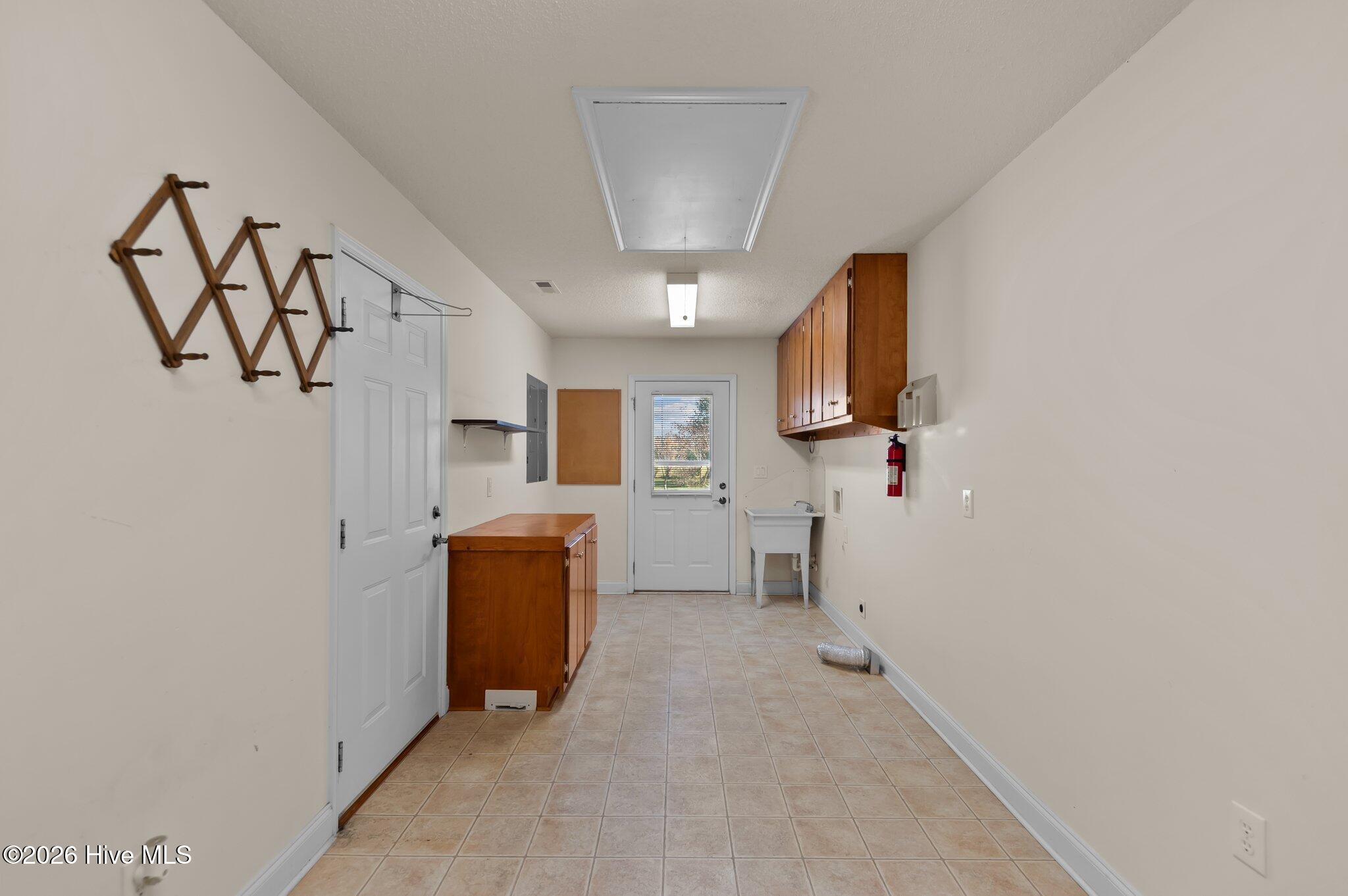 155 Teach's Cove Road Bath, NC 27808 - Photo 31 of 47 Laundry/Mud Room View 1