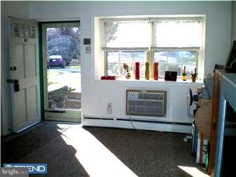 383 Lakeside Road, Unit G1 Ardmore, PA 19003 - Photo 3 of 11 Living Room