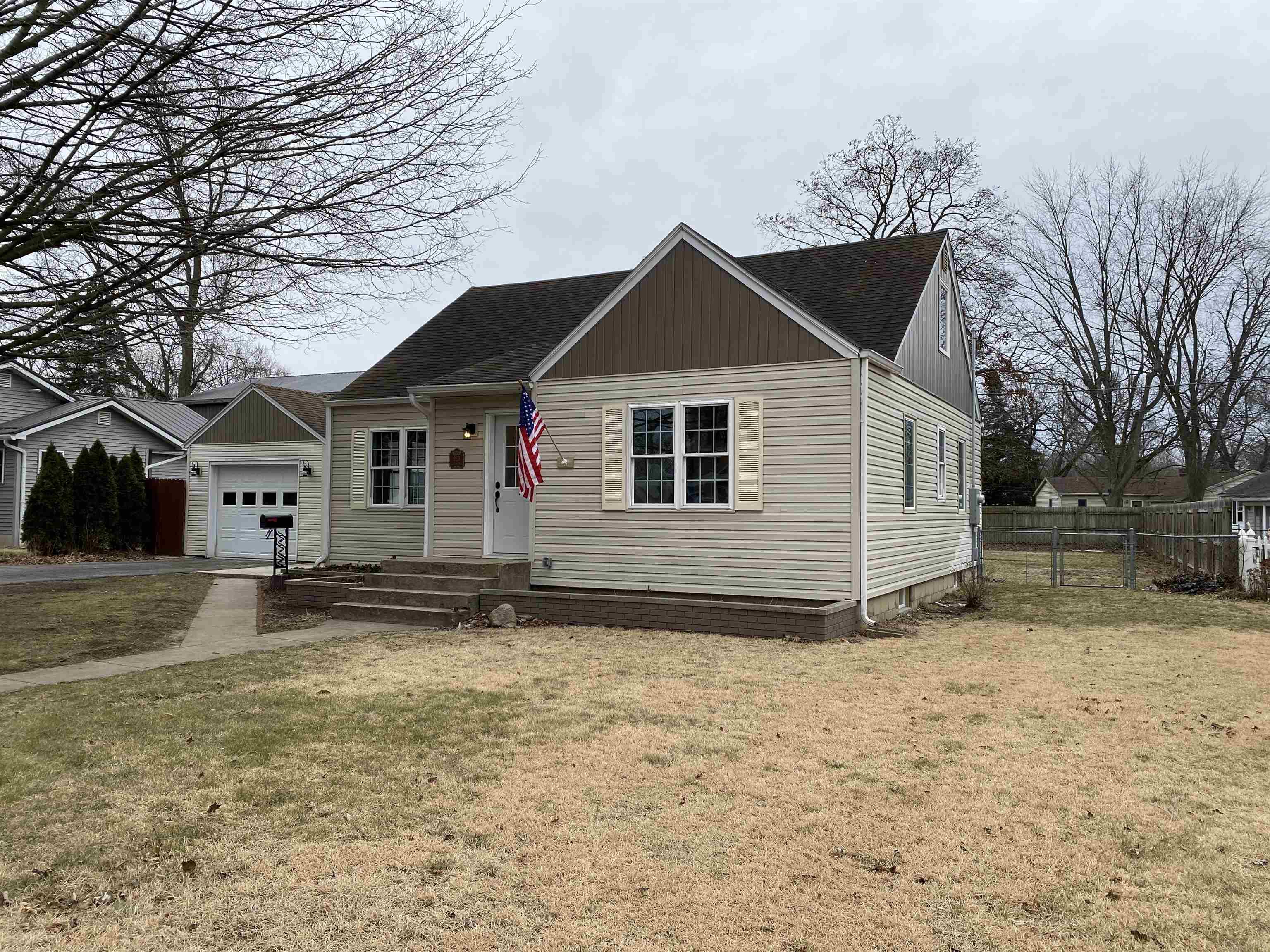 923 Jackson Boulevard Rochester, IN 46975 - Photo 2 of 36 Gallery Image 2