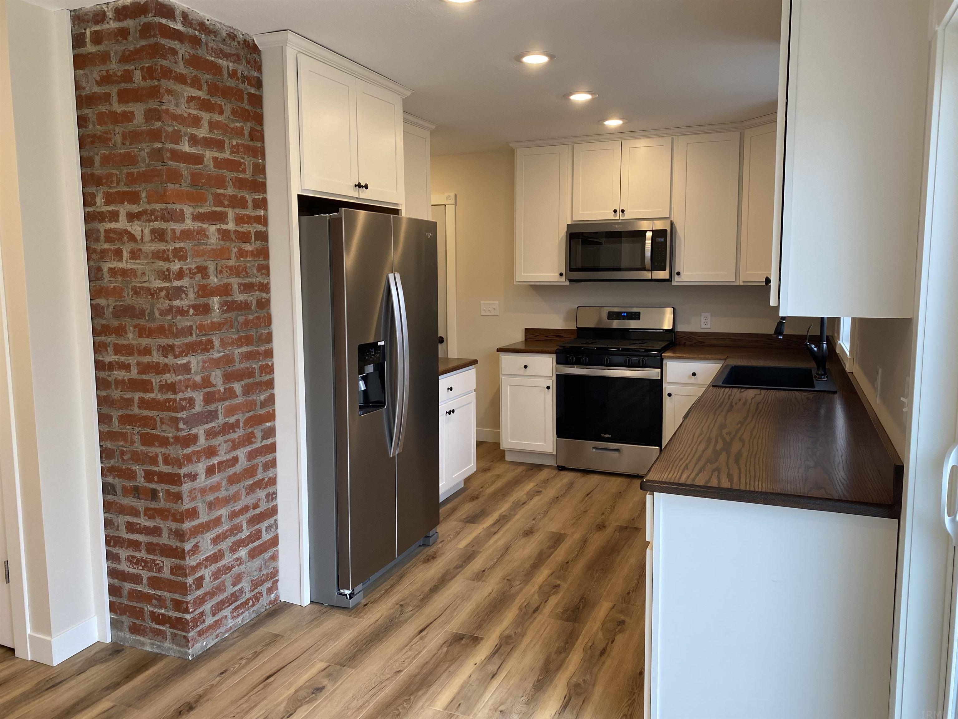 923 Jackson Boulevard Rochester, IN 46975 - Photo 4 of 36 Gallery Image 4