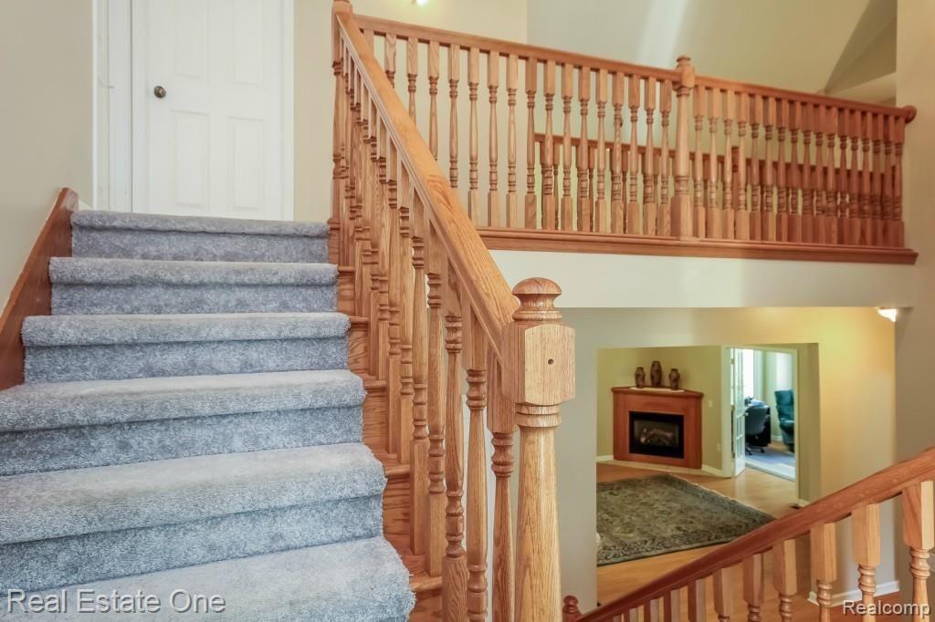 12956 Hummingbird Ridge Davisburg, MI 48350 - Photo 28 of 57 032-Landing-1933471-large.jpg
