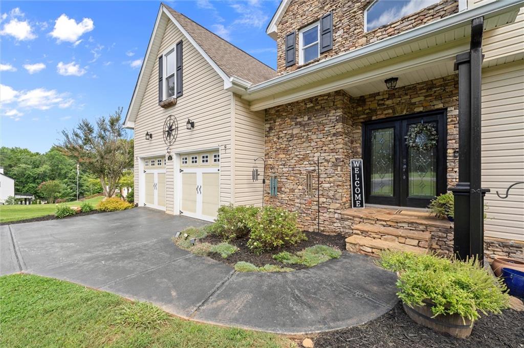 15 Hyalite Road East Dahlonega, GA 30533 - Photo 3 of 71