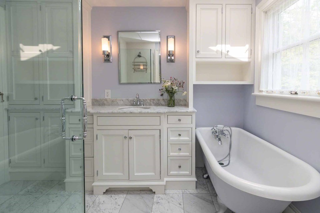 23 Indian Hollow Road West Tisbury, MA 02568 - Photo 33 of 42 a bathroom with a bathtub sink and toilet