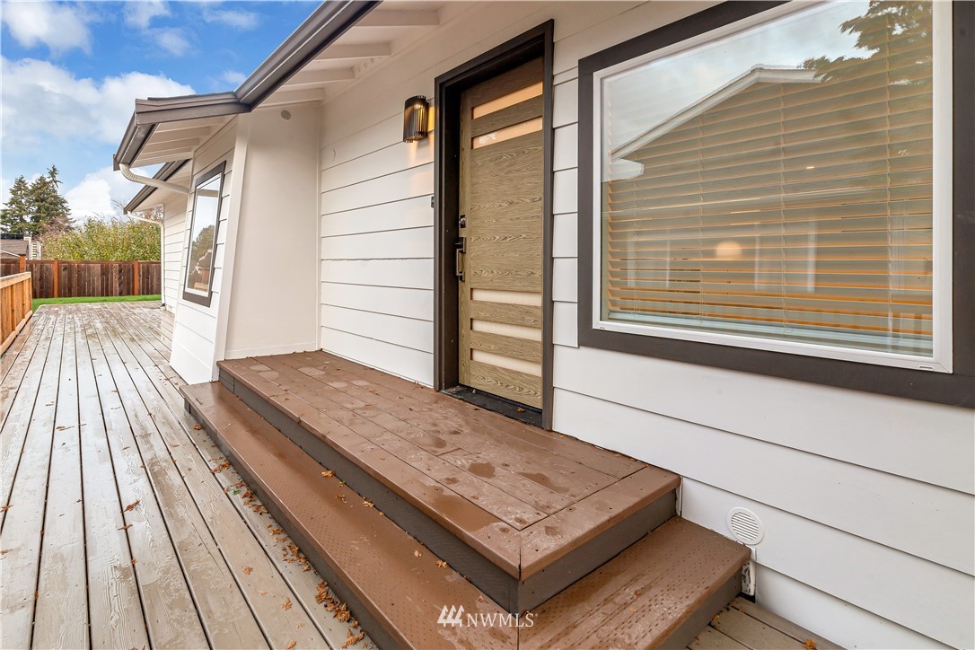 1220 North 32nd Street Renton, WA 98056 - Photo 2 of 32