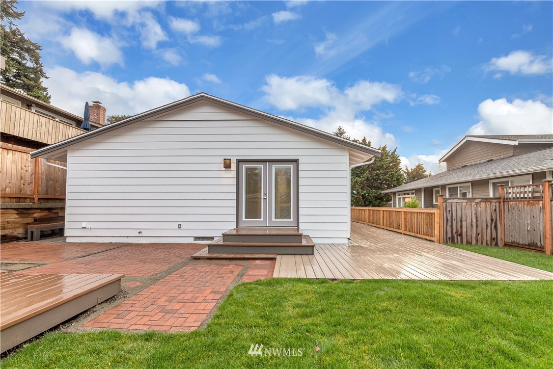 1220 North 32nd Street Renton, WA 98056 - Photo 5 of 32