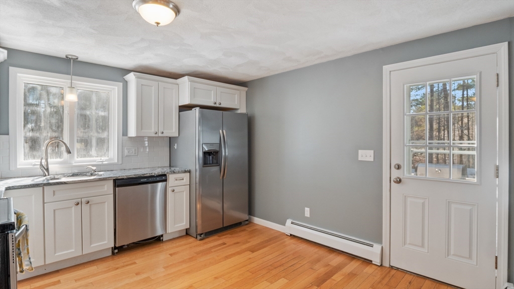 77 Hazen Road Shirley, MA 01464 - Photo 4 of 42