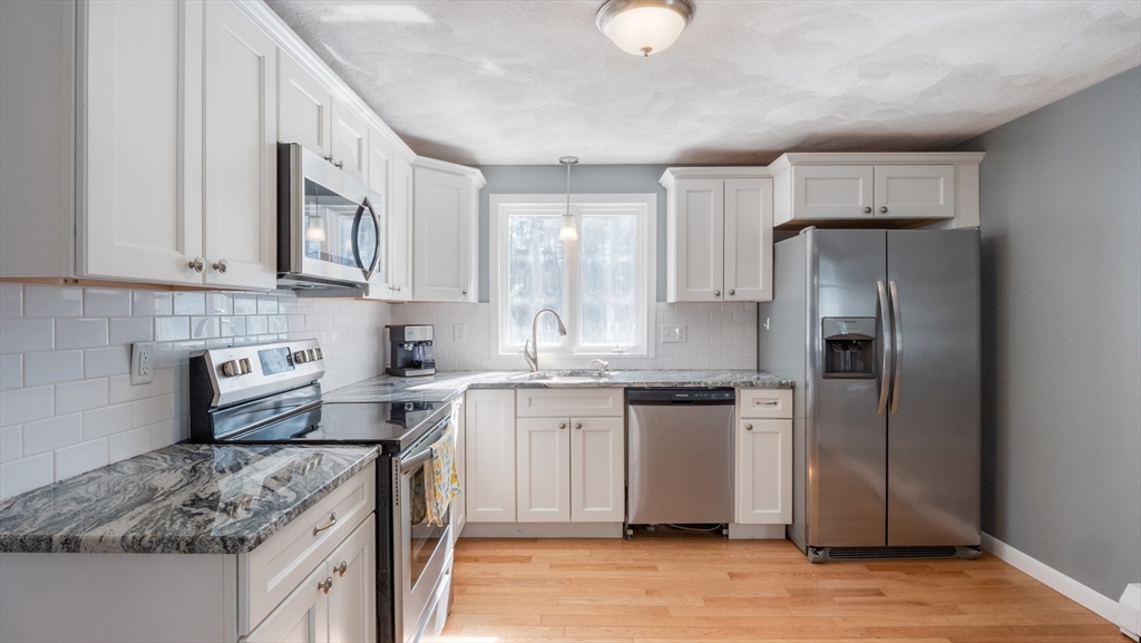 77 Hazen Road Shirley, MA 01464 - Photo 5 of 42