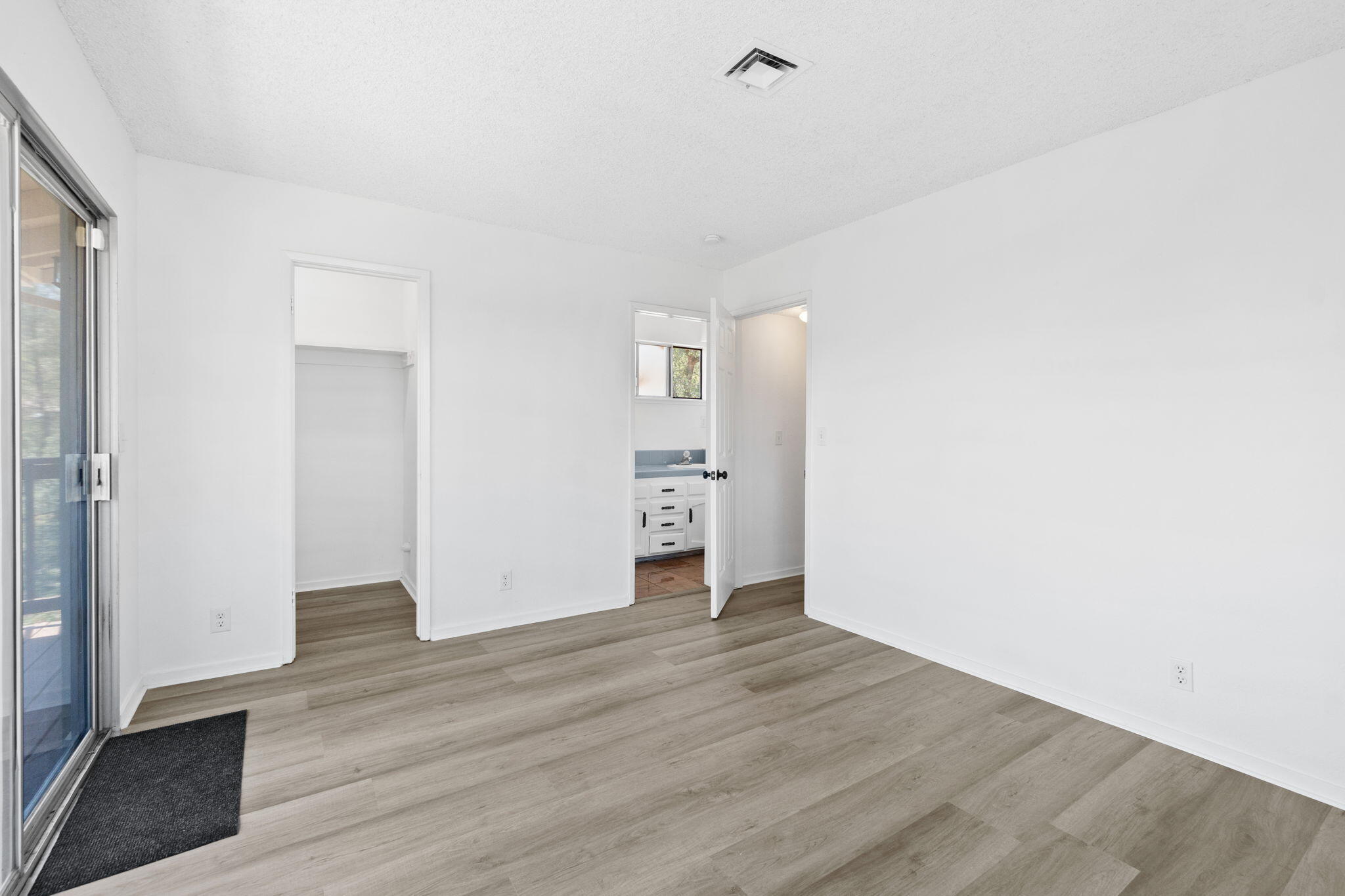 8741 Prospectors Road Redding, CA 96001 - Photo 20 of 60 Bedroom #1