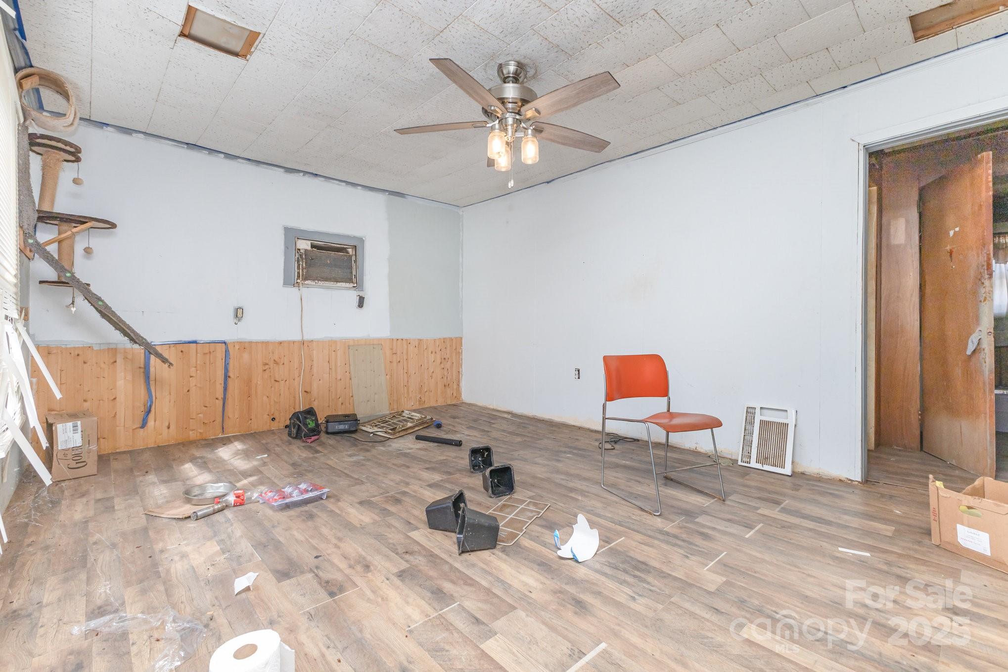 617 Hames Ridge Road Mooresboro, NC 28114 - Photo 4 of 20 a very nice looking room with a ceiling fan