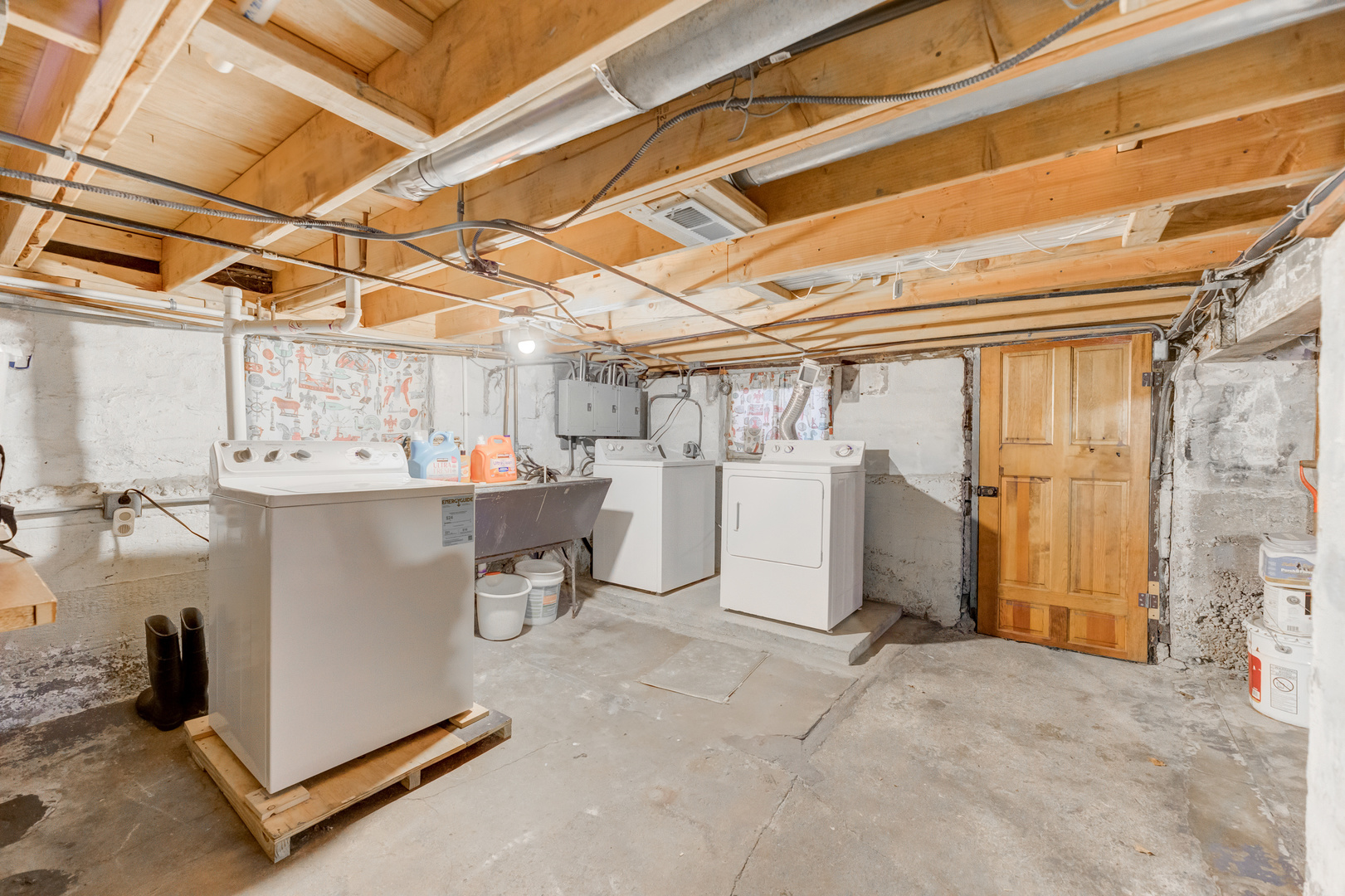 4018 North Whipple Street Chicago, IL 60618 - Photo 23 of 25 a view of a storage & utility room
