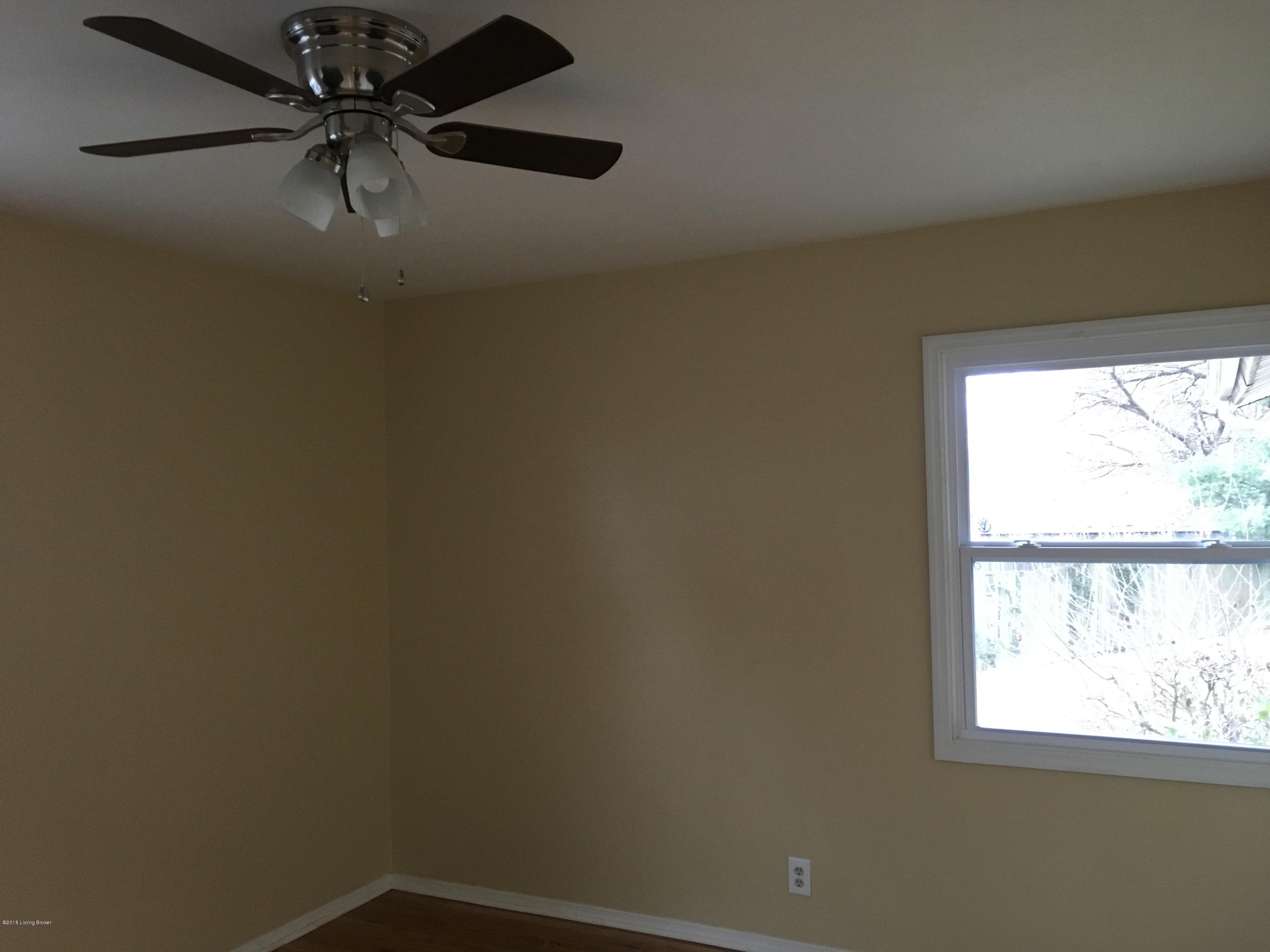 5206 Red Leaf Road Louisville, KY 40218 - Photo 22 of 25 CFCF6206-AF30-411E-B8F6-3FAB12E3E508