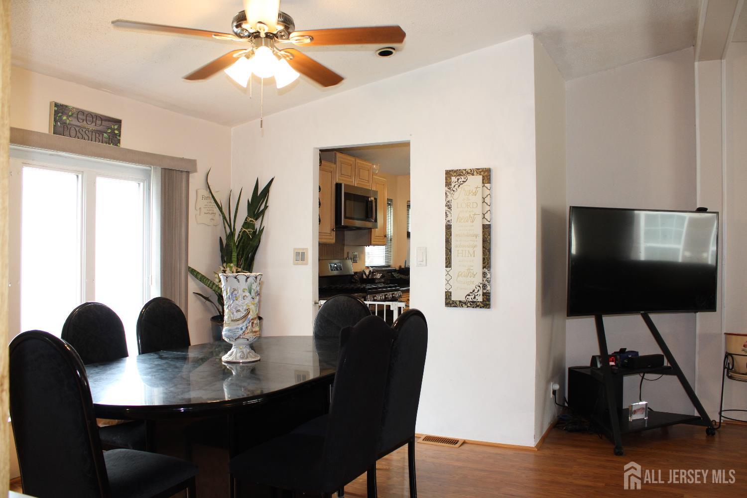 19 Twain Road North Brunswick, NJ 08902 - Photo 11 of 27 Gallery Image 11