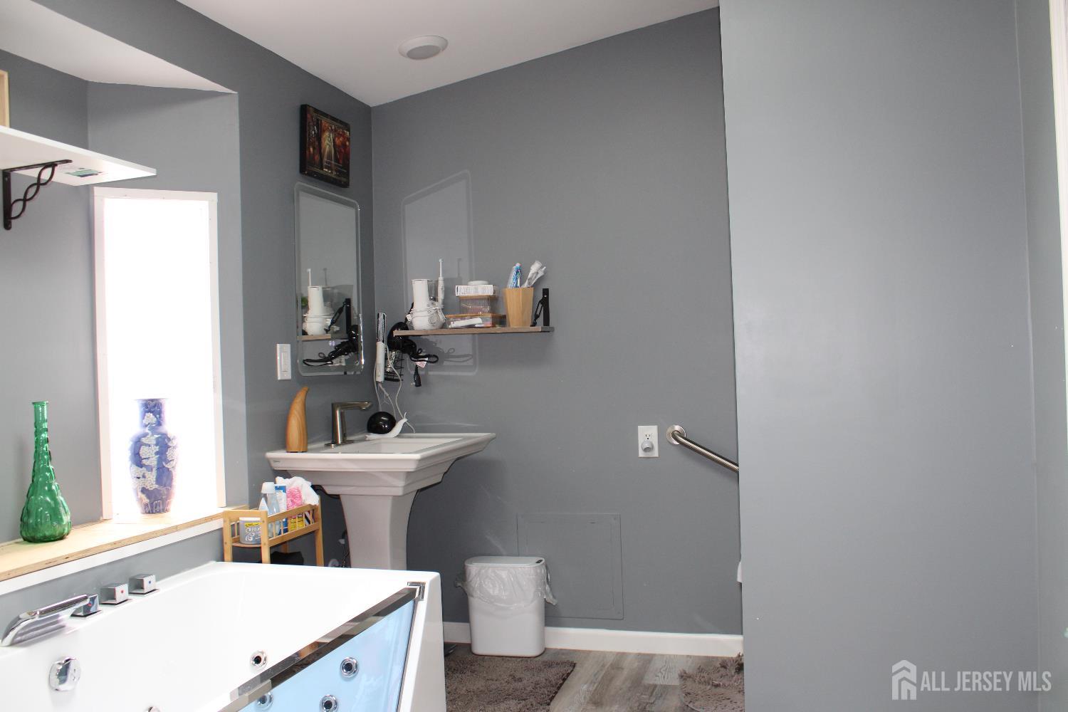 19 Twain Road North Brunswick, NJ 08902 - Photo 18 of 27 Gallery Image 18