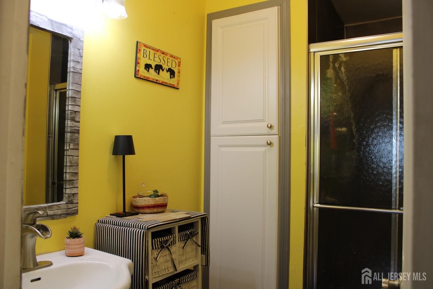 19 Twain Road North Brunswick, NJ 08902 - Photo 23 of 27 Gallery Image 23