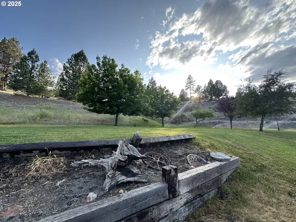 $380,000 | 27028 Adam Road, Canyon City, OR 97820