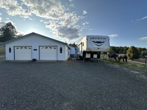 $380,000 | 27028 Adam Road, Canyon City, OR 97820