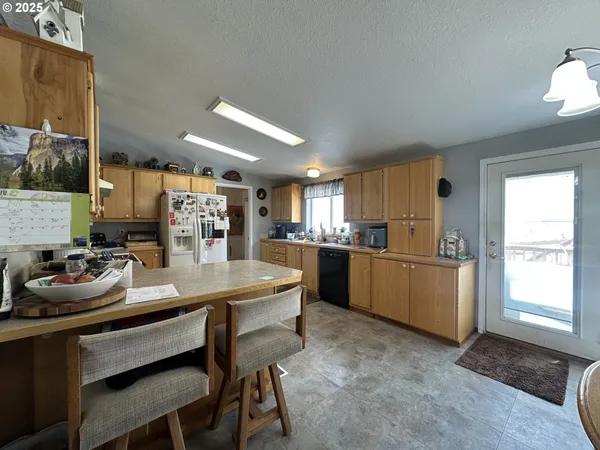 $380,000 | 27028 Adam Road, Canyon City, OR 97820